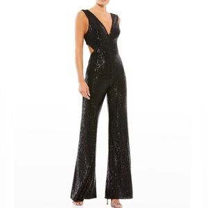 Ieena for Mac Duggal black Sequined‎ V-Neck Cut-Out Jumpsuit size 0 brand new